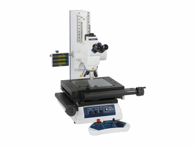 The MF-UK series 3-axis brightfield and darkfield microscope gives operators multi-function observation and a wide field of view. The microscope’s motorized Z-axis can be operated using a remote box for faster, easier measurements and ultra-long working distance objectives provide the ability to observe larger objects with detail for added flexibility.